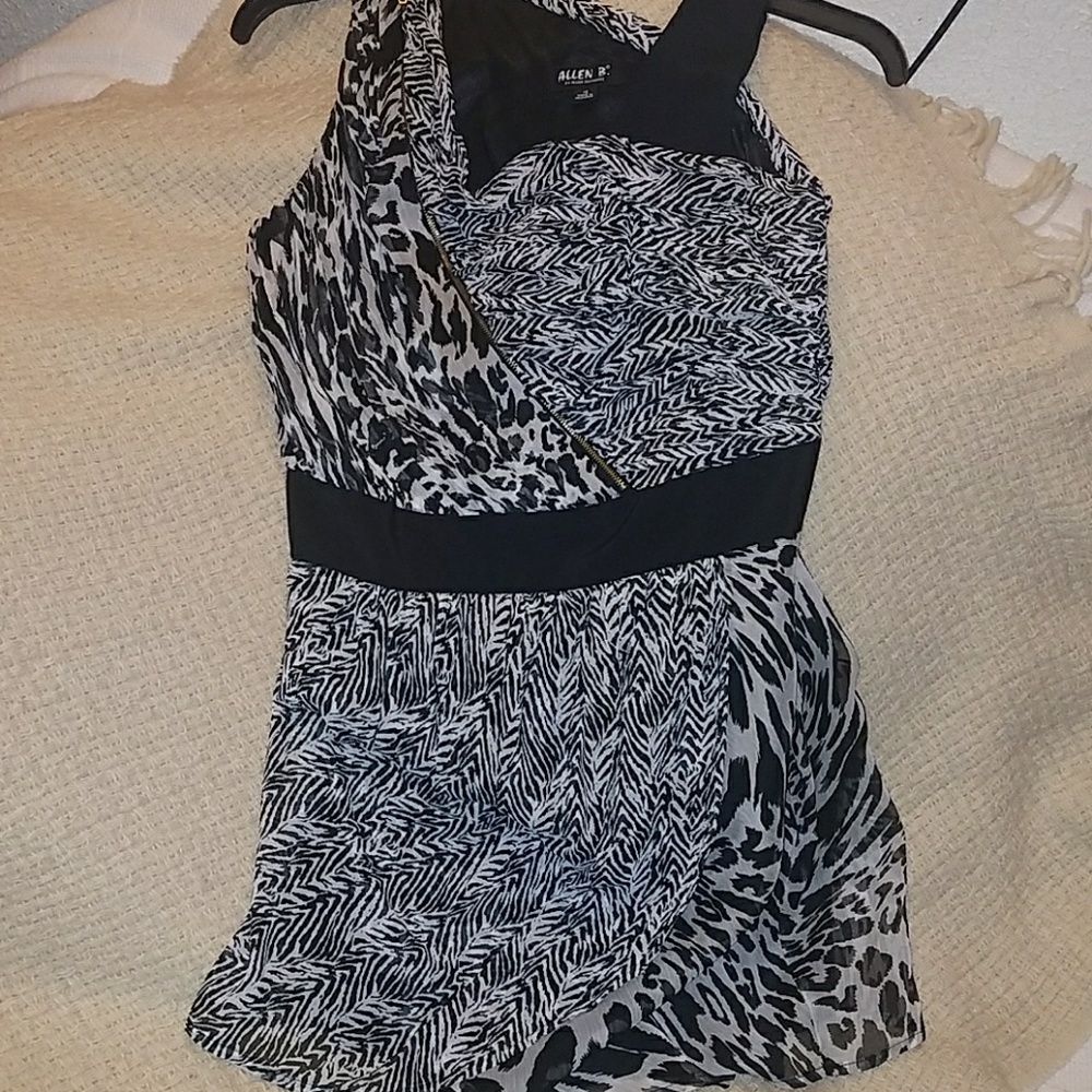 Dress - Picture 2 of 4